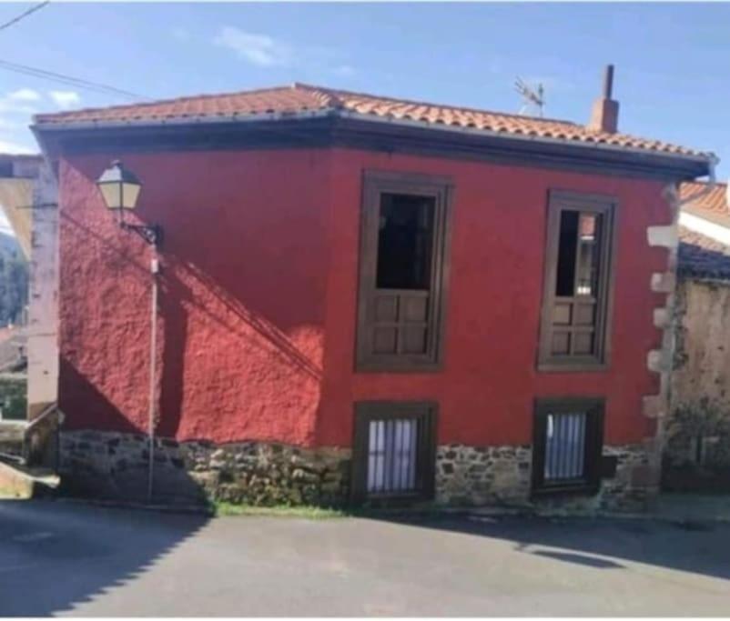 הוילה Arboleya La Casina Roja - Santolaya De Cabranes מראה חיצוני תמונה